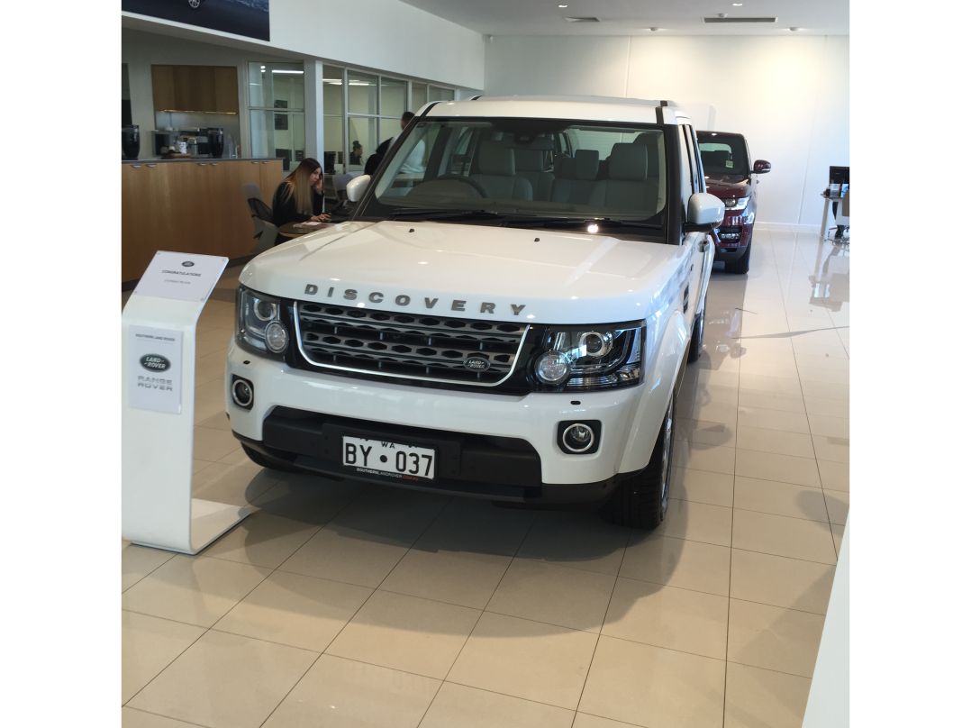 2016 Land Rover DISCOVERY SE