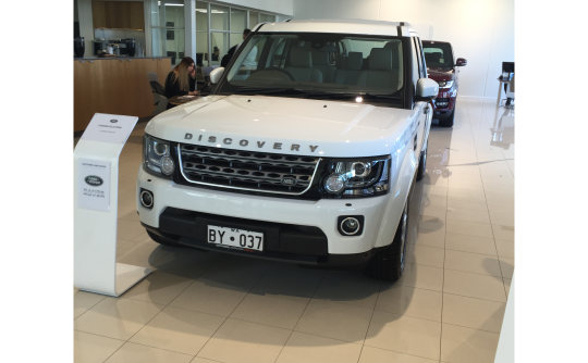 2016 Land Rover DISCOVERY SE