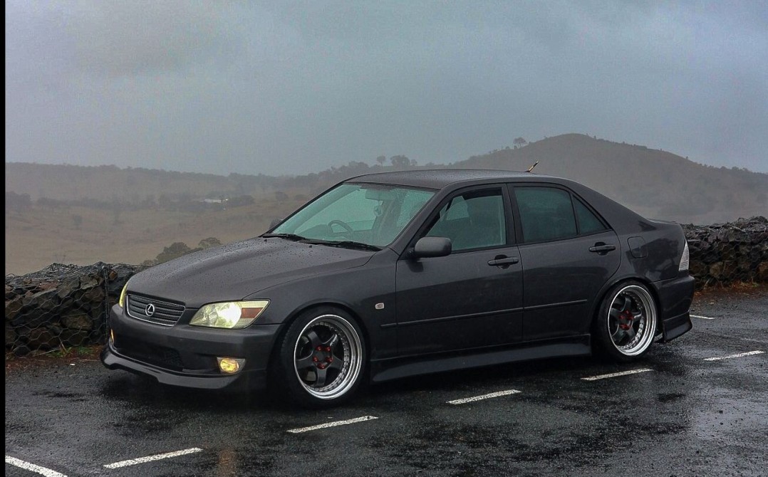 2000 Lexus IS200