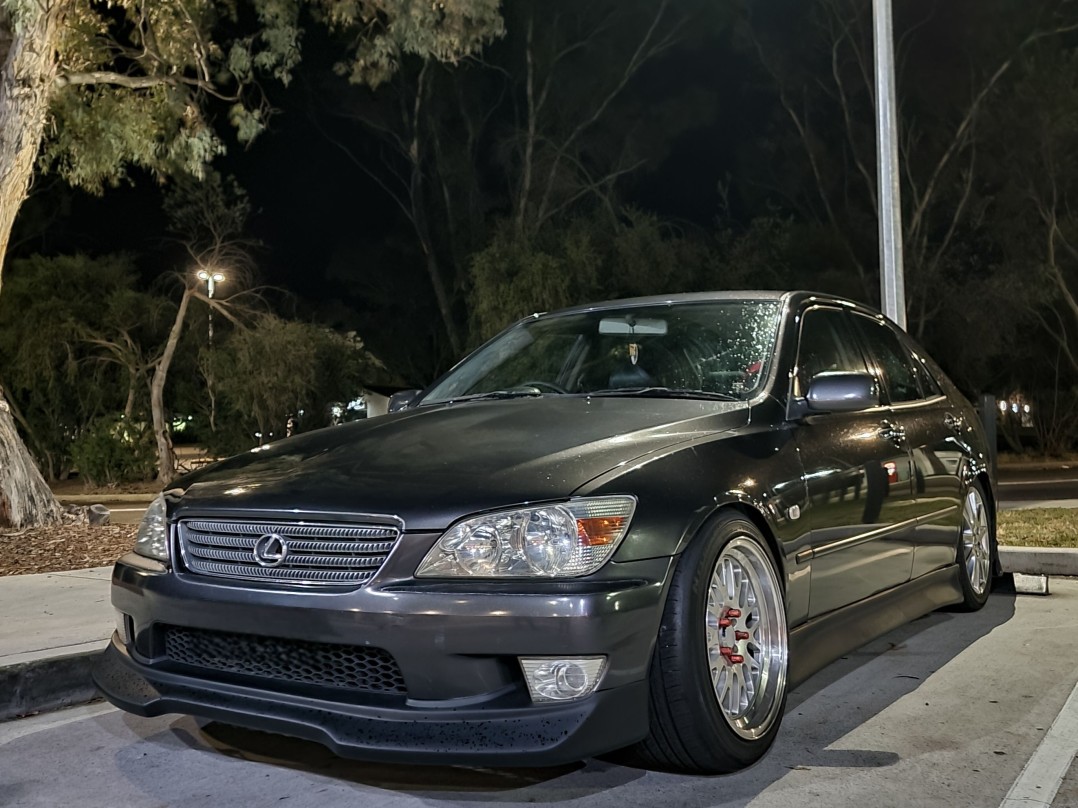 2000 Lexus IS200