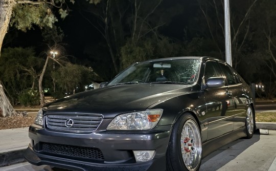 2000 Lexus IS200