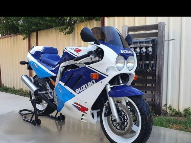 1988 Suzuki GSX750R