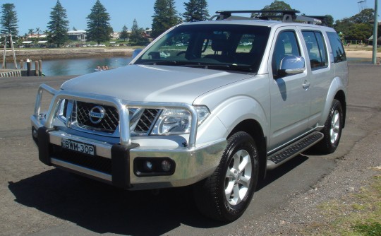 2011 Nissan PATHFINDER ST-L (4x4)