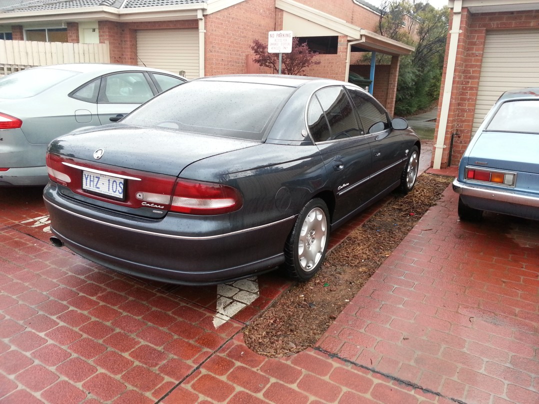 2000 Holden calais international