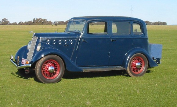1935 Willys 77 Sedan