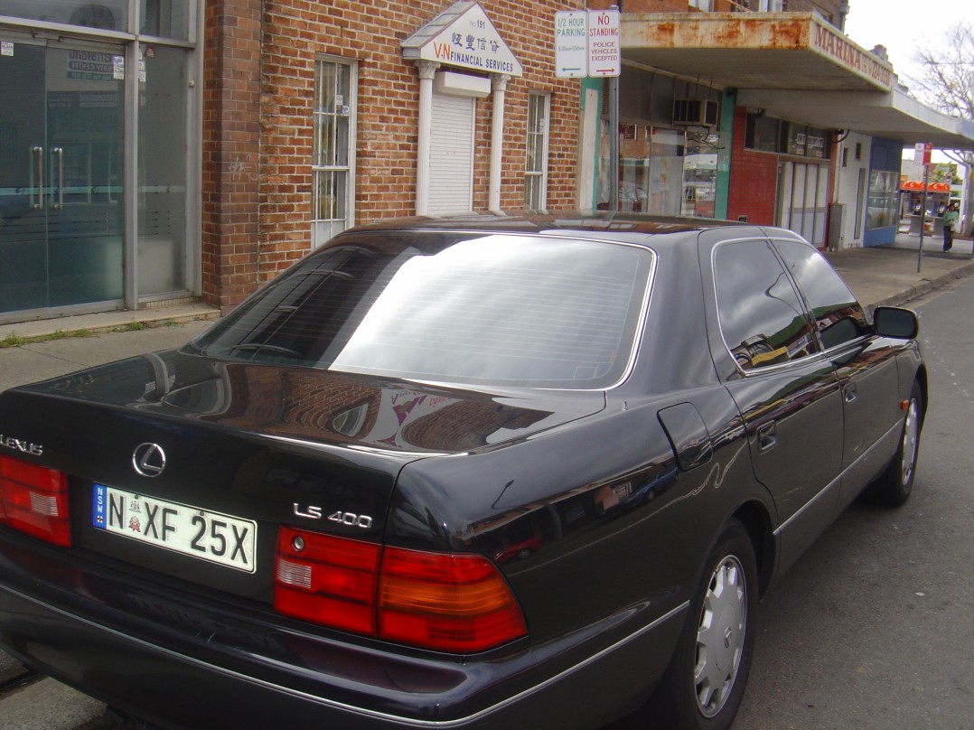 2002 Lexus LS400