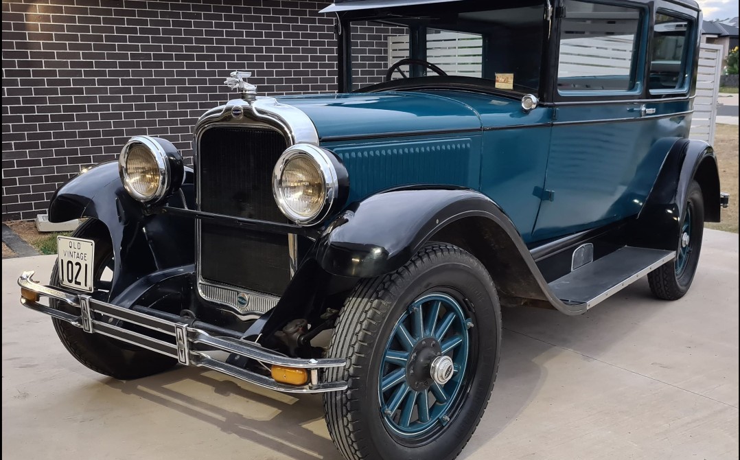 1928 Oakland 2 door sedan