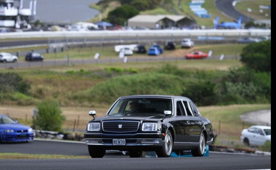 2000 Toyota Century