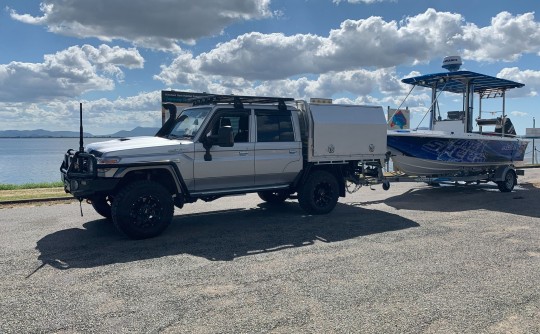 2019 Toyota LANDCRUISER (4x4)