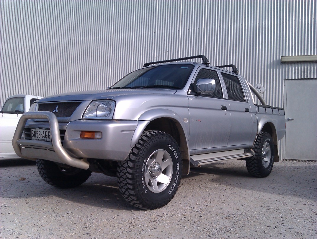 2005 Mitsubishi TRITON (4x4)