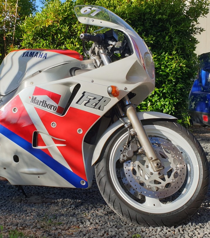 1990 Yamaha 1003cc FZR1000