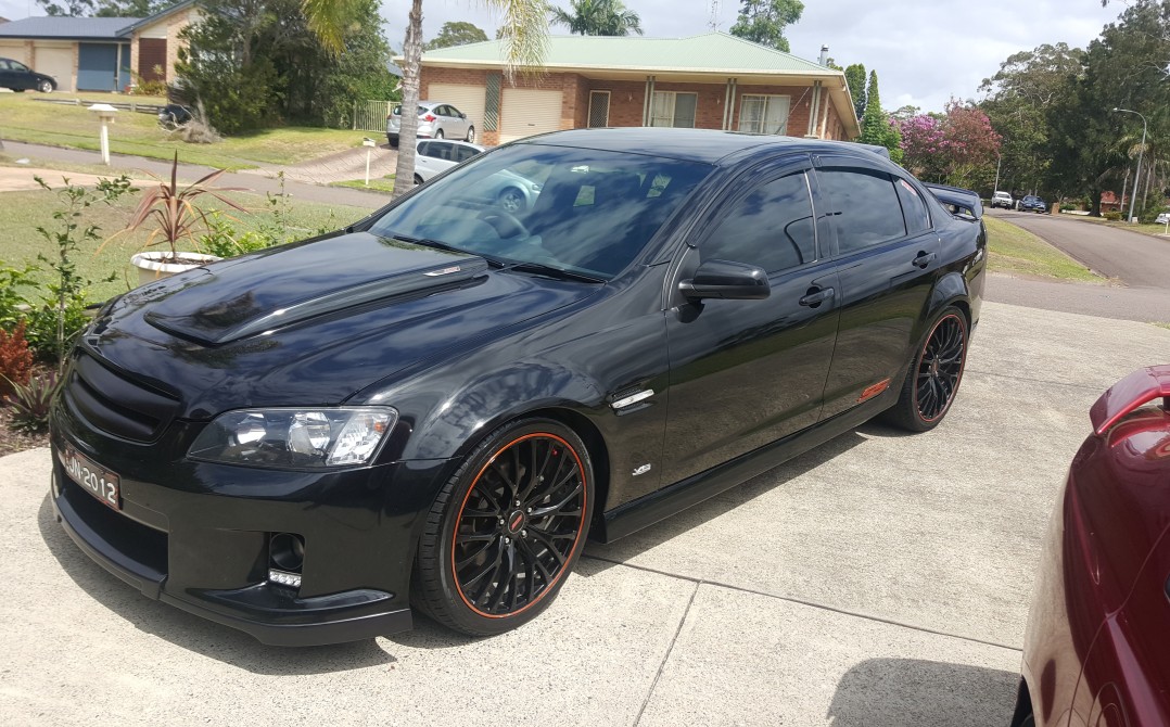 2010 Holden COMMODORE
