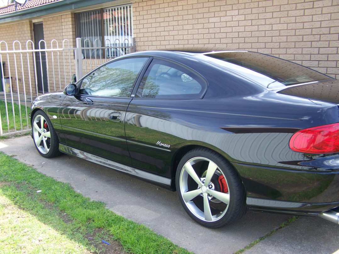 2002 Holden MONARO