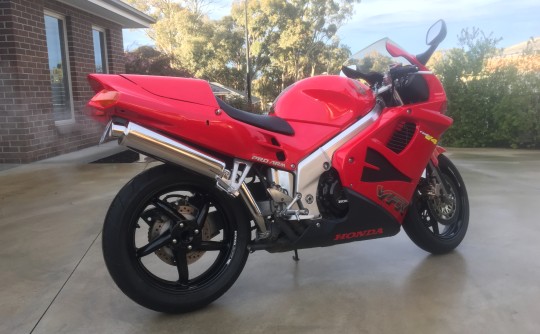 1994 Honda 748cc VFR750F