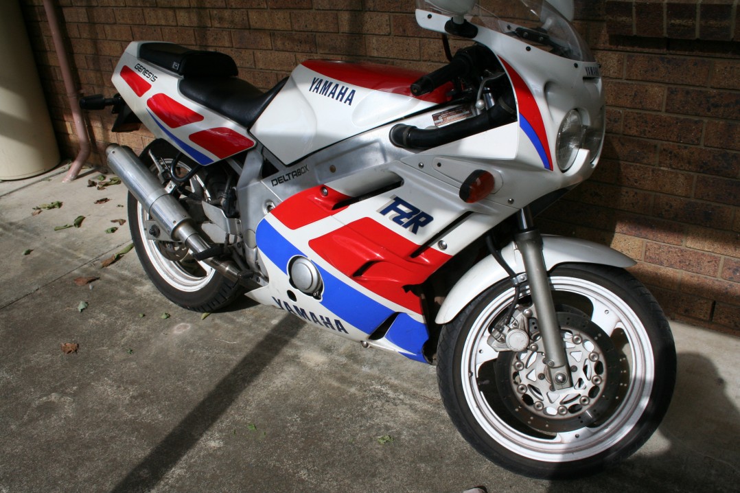 1991 Yamaha FZR 600