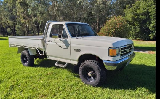 1985 Ford F350 (4x4)