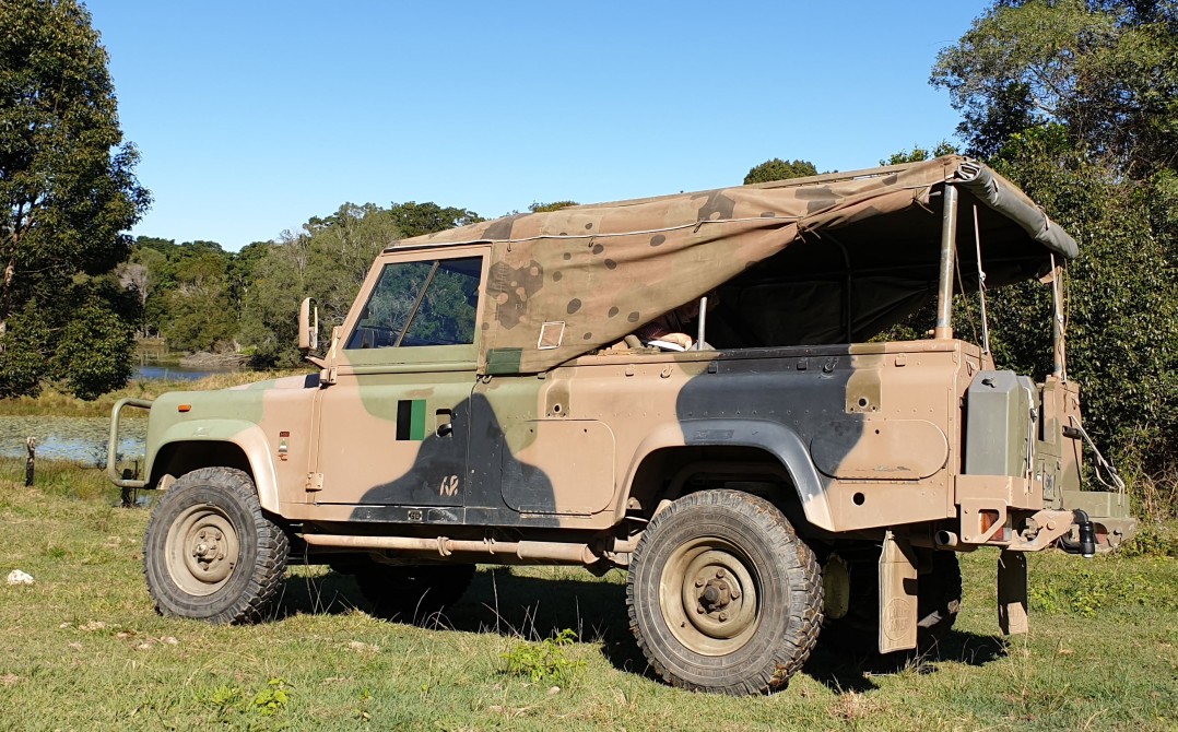 1990 Land Rover DEFENDER 110 (4x4)