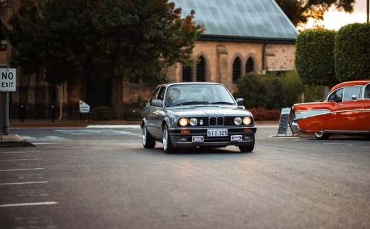 E30 BMW 325i COUPE