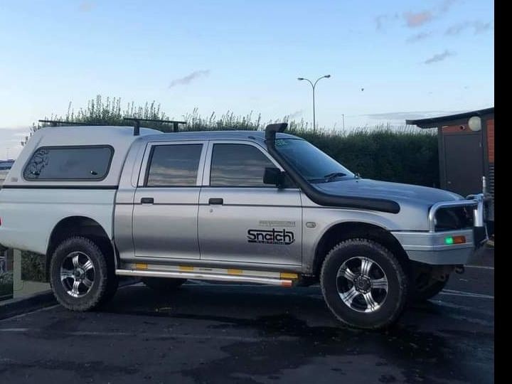 2002 Mitsubishi TRITON (4x4)