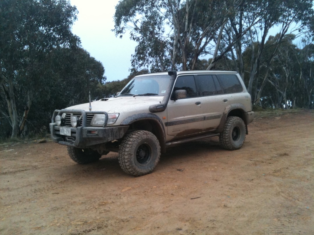 2000 Nissan PATROL (4x4)