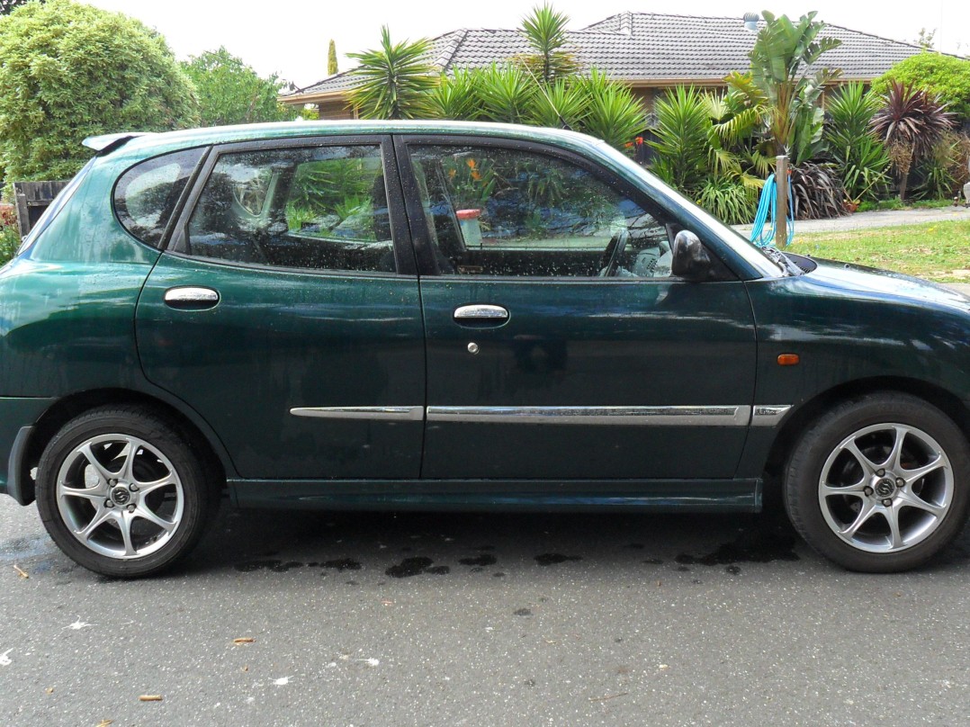 2004 Daihatsu Sirion GTVi