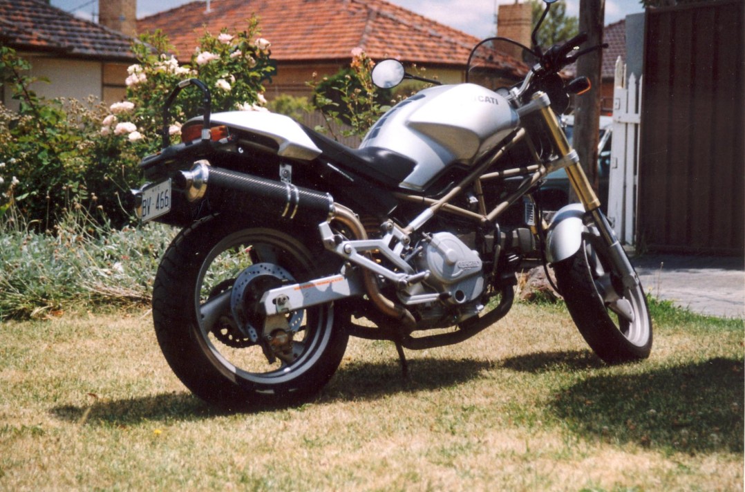 1998 Ducati monster 750