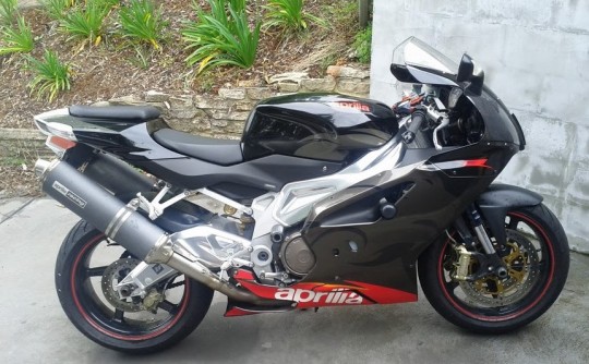 2005 aprilia rsv1000r