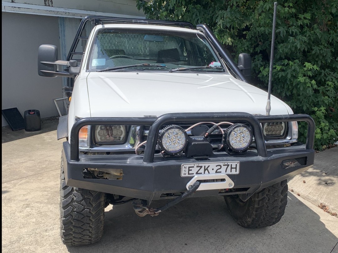1997 Toyota HILUX (4x4)