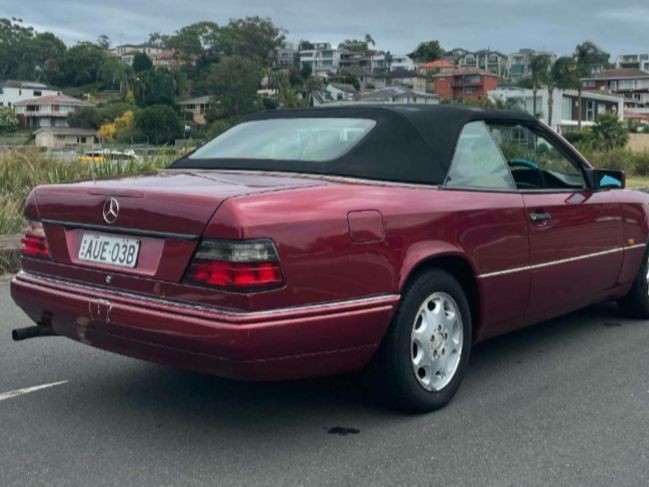 1994 Mercedes-Benz E220CA