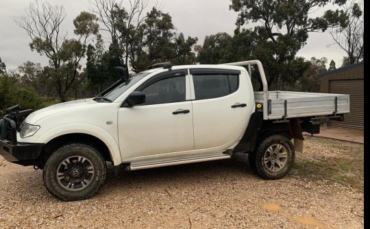 2014 Mitsubishi TRITON (4x4)