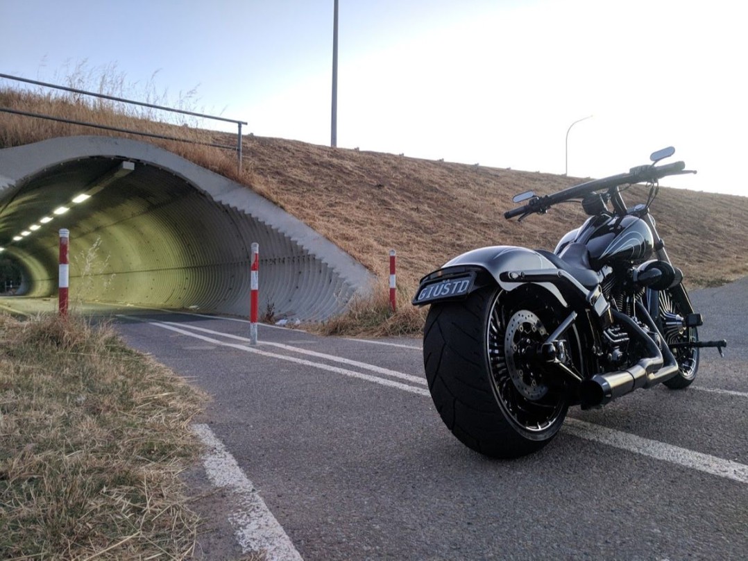 2015 Harley-Davidson Breakout-(FXSB)