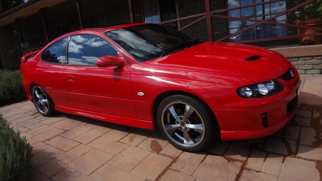 2005 Holden MONARO CV8