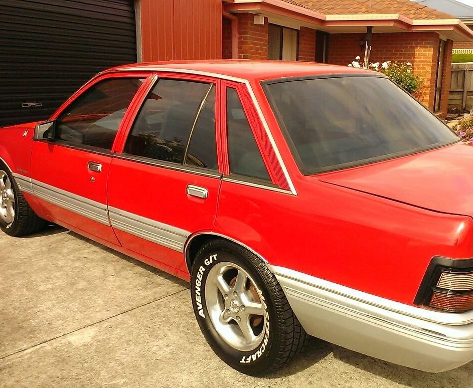 1988 Holden COMMODORE VL  SERIES 2