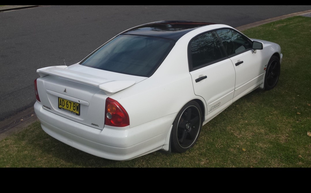 2003 Mitsubishi MAGNA AWD