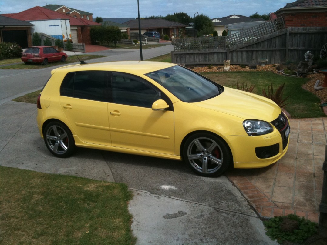 2008 Volkswagen Golf GTI Pirelli