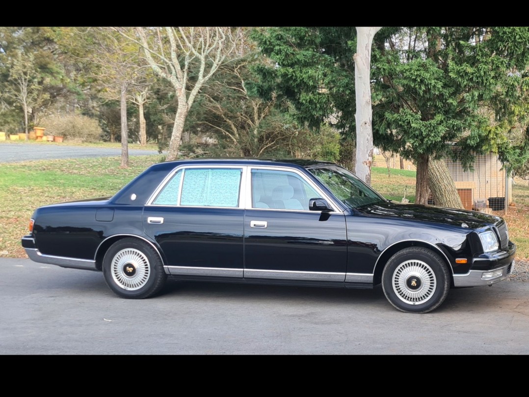 2000 Toyota Century