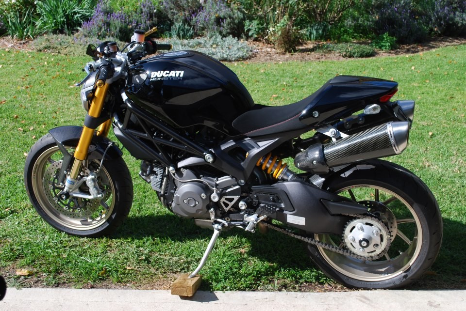 2009 Ducati Monster 1100S
