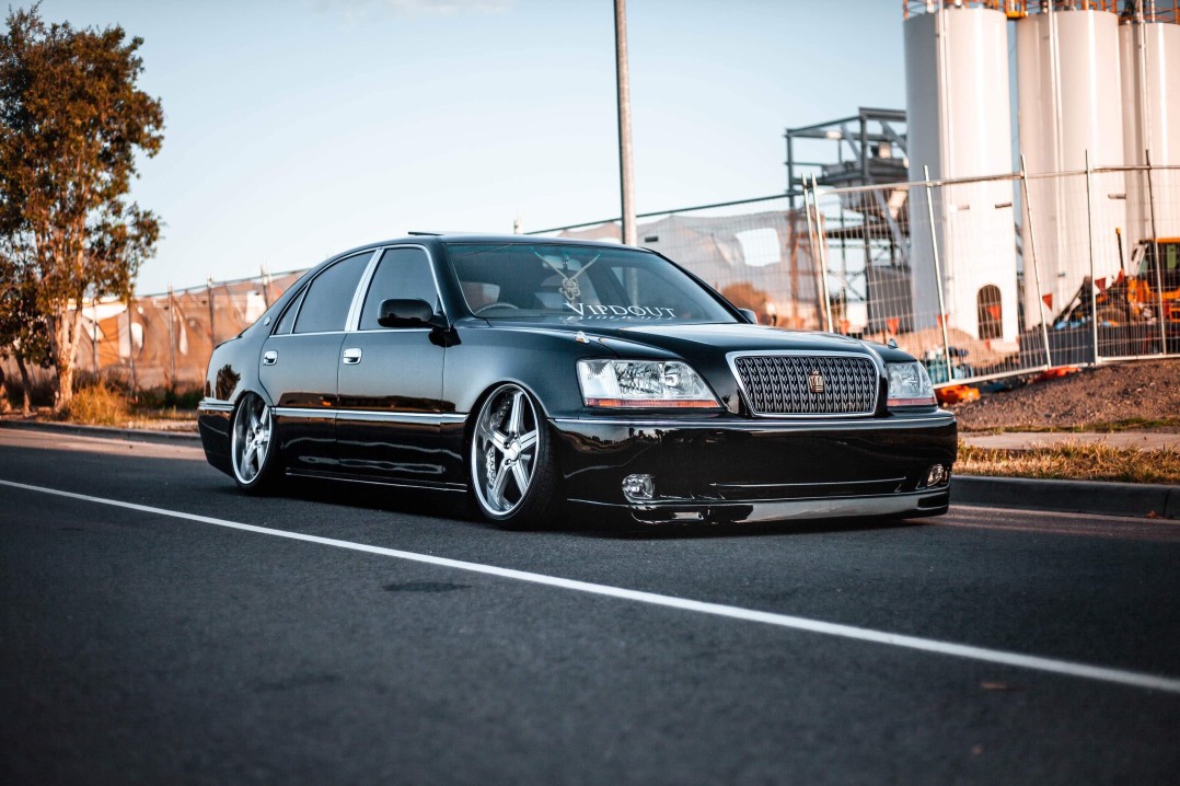 2001 Toyota Crown Majesta