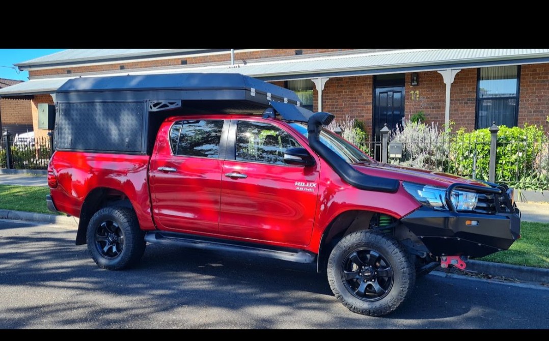 2016 Toyota Hilux SR