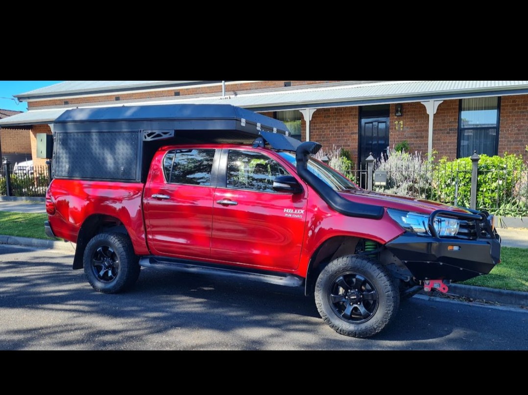 2016 Toyota Hilux SR