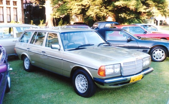 1985 Mercedes-Benz 230TE