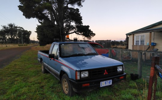 1987 Mitsubishi TRITON DX