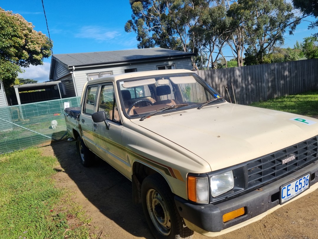 1985 Toyota HILUX DX