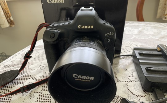 Canon EOS 1Dx camera body, lenses and accessories.