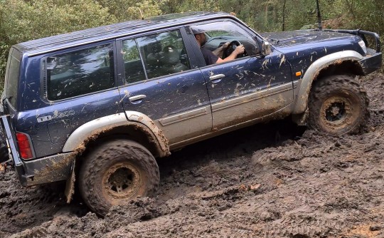 2000 Nissan PATROL (4x4)