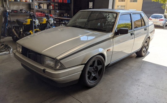 1986 Alfa Romeo 75