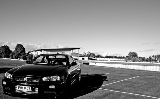 2000 Nissan SKYLINE