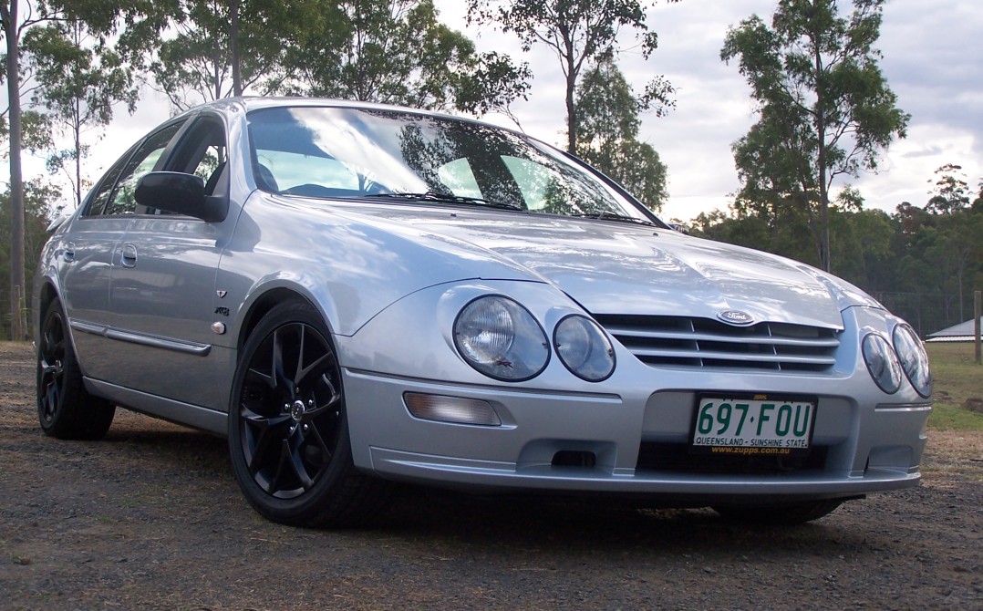 2000 Ford XR8