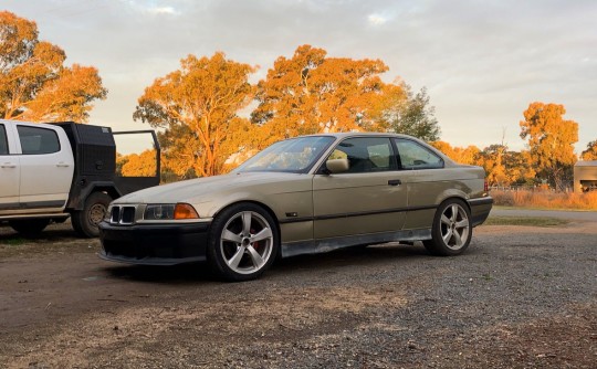 1994 BMW 318is