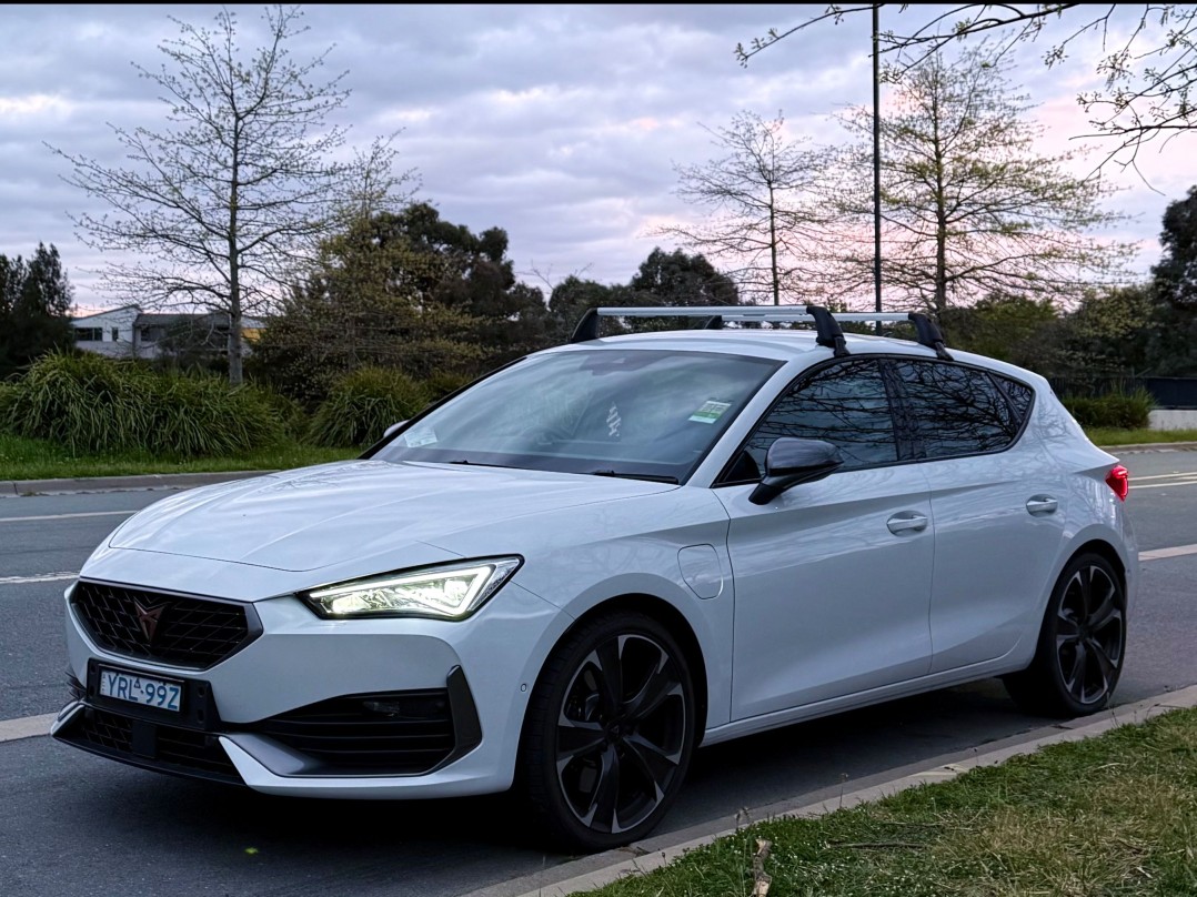 2024 Volkswagen Cupra Leon VZe (no make option for Cupra)